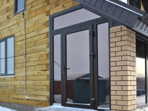 Алюминиевая дверь для дома и коттеджа GFTD762